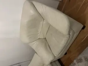 Sofa (weiß- Leder) zum verschenken  Bild 2