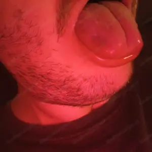 Mollig, männlich, passiv, suche erfahrenen Daddy mit ordentlichen Schwanz   Bild 2
