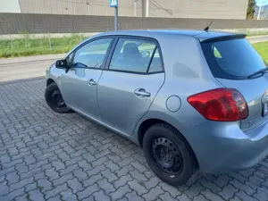 PKW TOYOTA AURIS günstig abzugeben!! Bild 2
