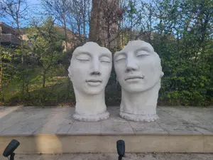 Betonstatue Kopf Bild 2
