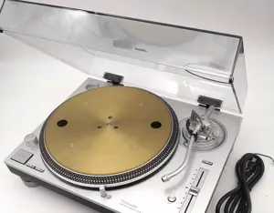 Technics SL-1200GAE Plattenspieler  Bild 2