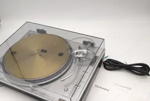 Technics SL-1200GAE Plattenspieler  Bild 4
