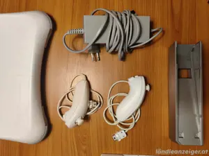 Wii Konsole mit 8 Spielen + Balance Board + Zubehörpaket Bild 6