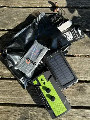 Premium Notfallrucksack mit Inhalt (70+ Artikel), Fluchtrucksack, Notgepäck Bild 8