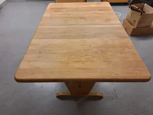 Tisch und Sitz-Bank (2 Stück) mit Truhe aus Massiv-Holz,  Bild 3