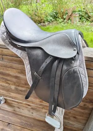 Reitsattel - Dressursattel