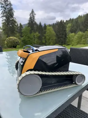 Poolroboter Maytronics Dolphin Bild 2
