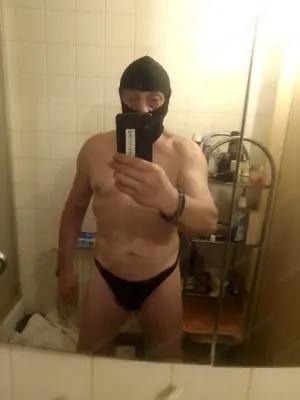 Herr sucht Frau für BDSM Bild 2