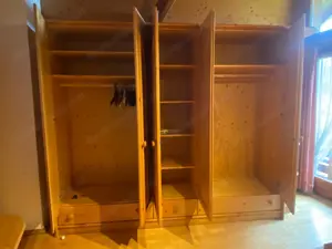 Schrank, Schlafzimmerkasten, Kasten zu verschenken gut erhalten & sofort nutzbar Bild 2