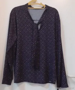 Verschiedene Blusen Bild 3