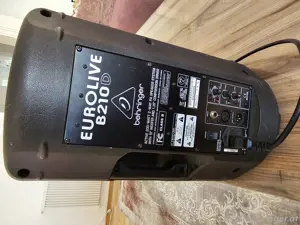Studio Box Behringer 200 watt