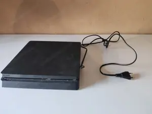 Ps4 Slim Zustand ist okay bisschen staubig