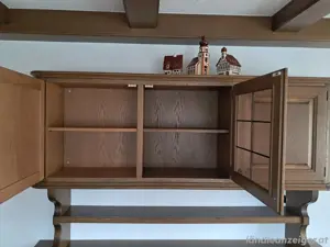 Anrichte aus Holz Bild 3