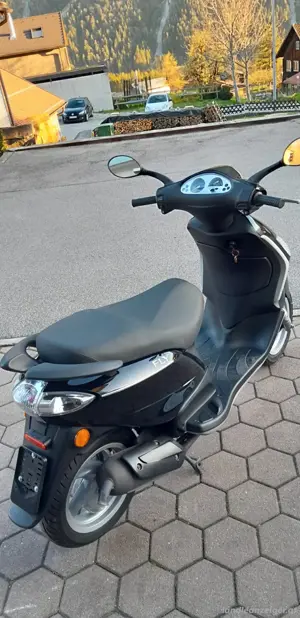 Piaggio FLY 50ccm 2T Moped Bild 5