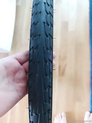 Fahrradreifen mit Schlauch 28 Zoll  Bild 3