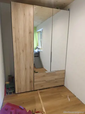Kleiderschrank 