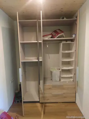 Kleiderschrank  Bild 2