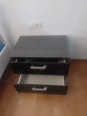 Nachtkästchen abzugeben Bild 2