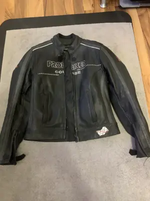 Damen Bikerklamotten zu verkaufen