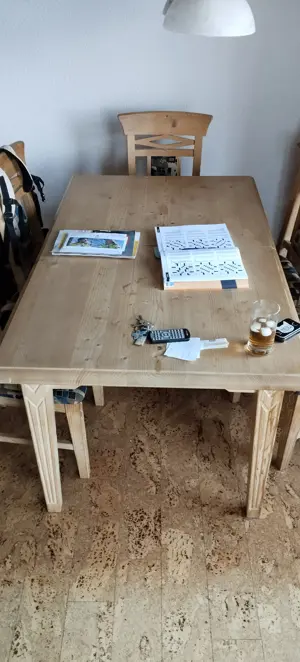Voll Holz-Möbel gegen Selbstabholung zu verschenken 