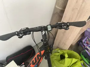 KTM Mountainbike gebraucht - leere Reifen Bild 2