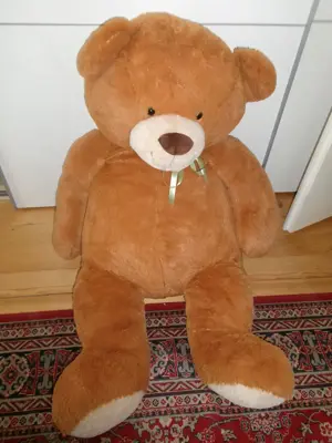 Riesenbär zum Kuscheln 