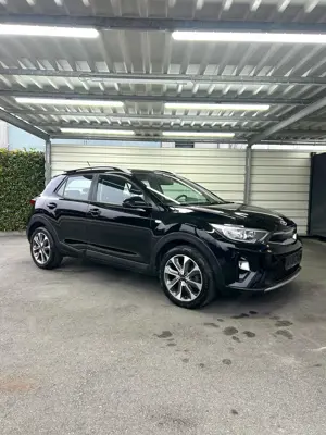 Kia Stonic 1.4 MPI ISG Silber Bild 3