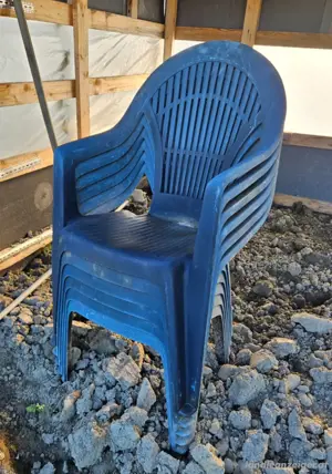 6 Gartenstühle, Plastik,   60  
