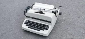Elektrische Schreibmaschine Triumph electric31f Bild 3