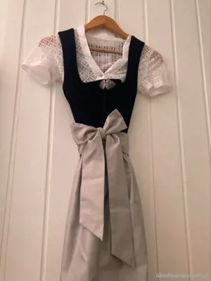 Dirndl Samt Dunkelblau Gr. 34