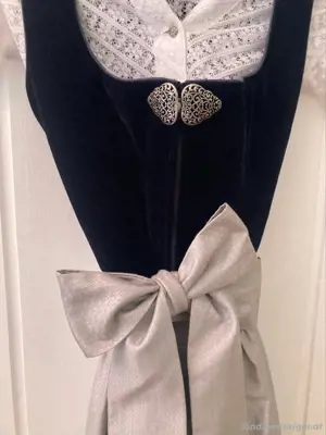 Dirndl Samt Dunkelblau Gr. 34