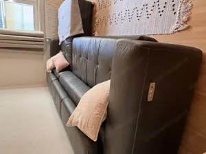 Büffelleder-Couch in dunkelgrau