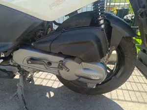 Verkaufe Kymko Agility 16+ 50ccm Roller  Bild 3