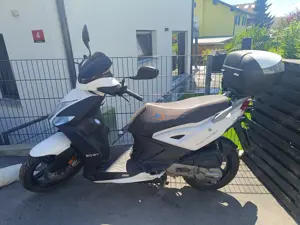 Verkaufe Kymko Agility 16+ 50ccm Roller  Bild 2