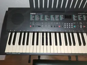 Keyboard inkl. Ständer und Sitz günstig abzugeben Bild 2
