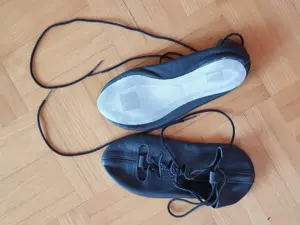 Schottische Volkstanzschuhe, Tanzschuhe