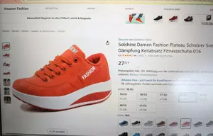 Damen Sneackers mit Keilabsatz GANZ NEU Gr. 39 (38 2 3).