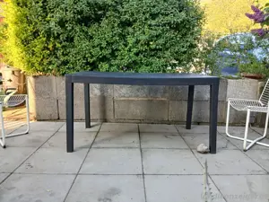 Gartentisch schwarz
