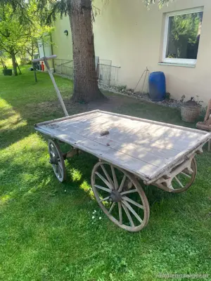 Verkaufe zwei alte Leiterwagen, Holz