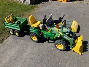 John Deere Trettraktor mit Zubehör Bild 2