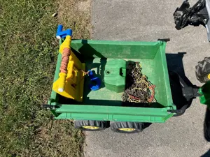John Deere Trettraktor mit Zubehör Bild 3