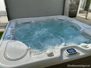 Whirlpool Hotspring 5 Sitzer SALZWASSER Bild 2