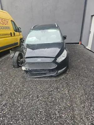 Beschädigtes Ford Galaxy 2016 Kombi 209PS Bild 4