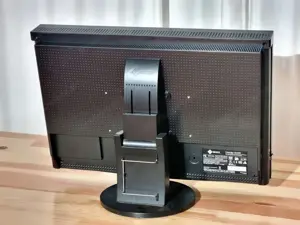 E I Z O   Color Edge CE240E  professioneller 24" Monitor Bild 3