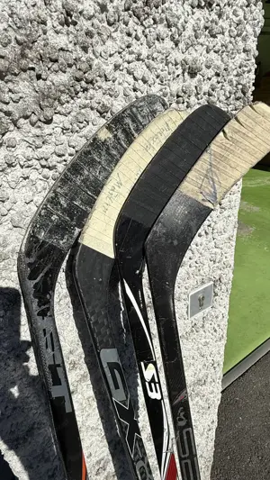 4 Stück gebrauchte Eishockeyschläger (2 x left, 2 x right)