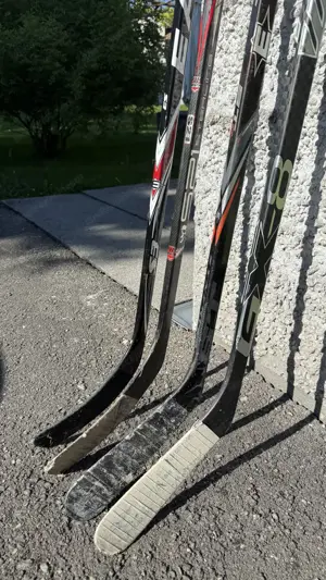 4 Stück gebrauchte Eishockeyschläger (2 x left, 2 x right) Bild 2