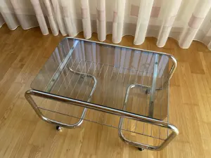 Beistelltisch mit Rollen