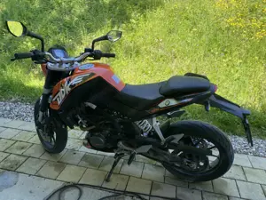 Ktm 125 DUKE Bild 3