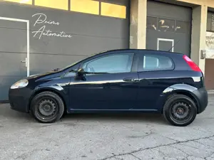 Fiat Grande Punto 1.4 8V Active PANO* 8-Fach-Bereift* Bild 3