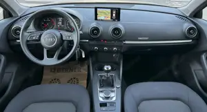 Audi A3 SB 30 TDI *1.Besitz *NAVI *SHZ *PDC *Facelift Bild 7